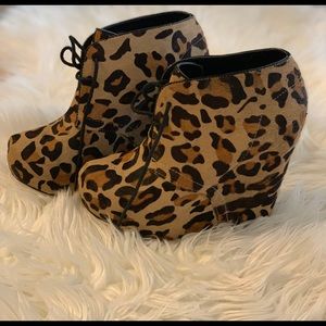 Fun platform bootie just in time for the Fall!!